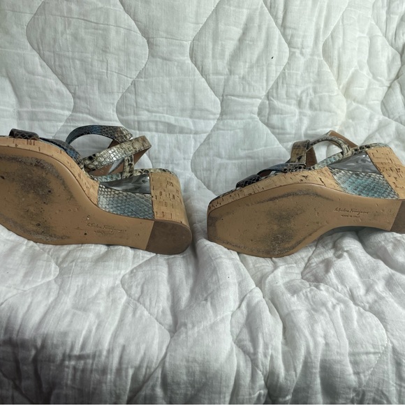 Ferragamo snake skin heels - Picture 3 of 6